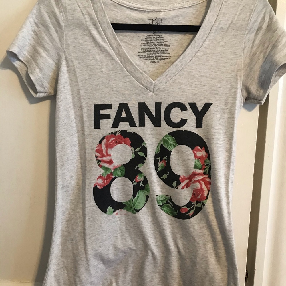 V-neck Tee
